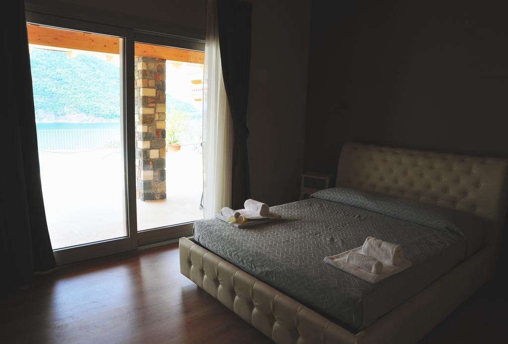 Agriturismo Le Fontane Sale Marasino Room photo